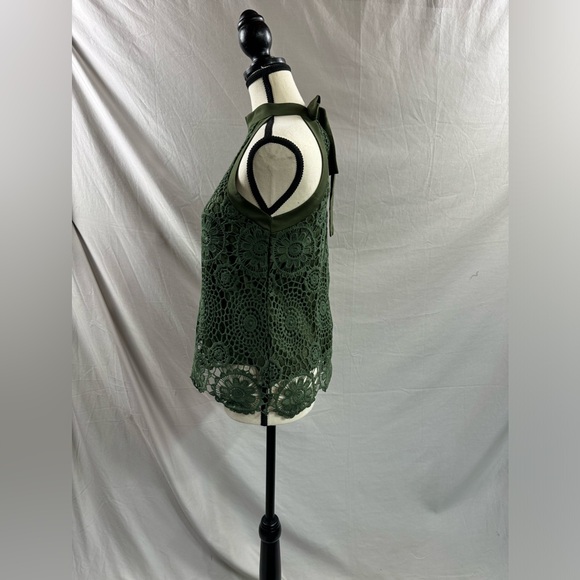Green Guipure Lace Insert Halter Neck Top - Picture 7 of 8